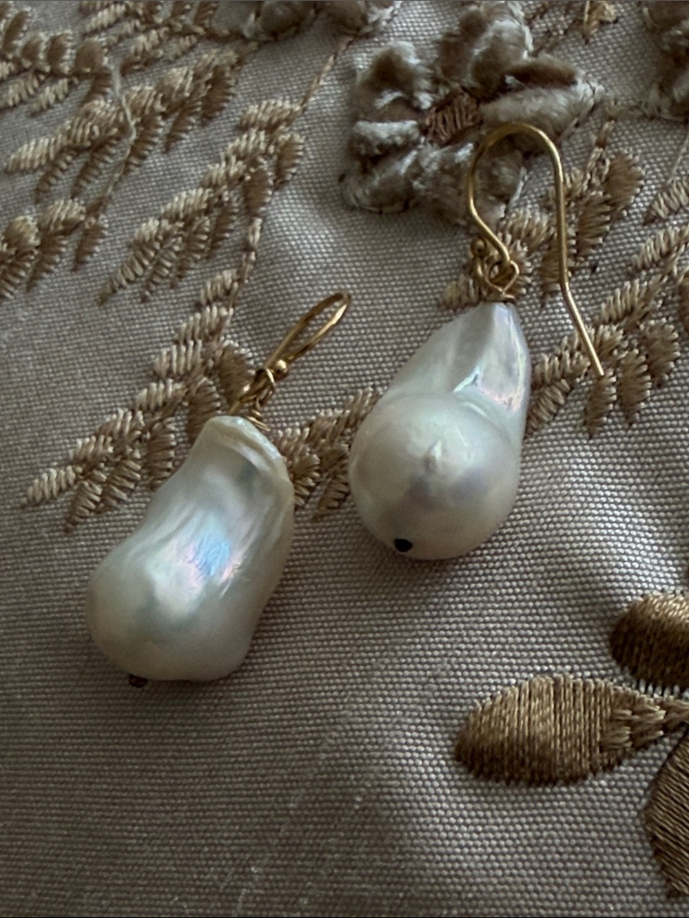 Exquisite baroque fresh water pearls large sterling gold plate overlay wires - Picture 8 of 8